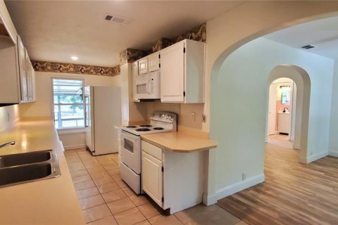 Casa en alquiler en Winter Haven, Florida, 2 dormitorios, 74.32 m2 № 1856040 - foto 2