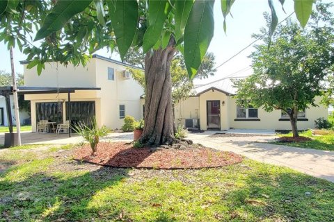 Casa en alquiler en Winter Haven, Florida, 2 dormitorios, 74.32 m2 № 1856040 - foto 1