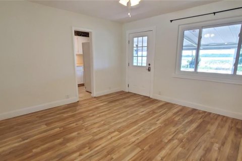 Casa en alquiler en Winter Haven, Florida, 2 dormitorios, 74.32 m2 № 1856040 - foto 4