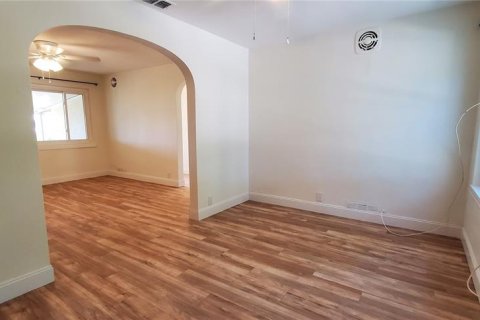Casa en alquiler en Winter Haven, Florida, 2 dormitorios, 74.32 m2 № 1856040 - foto 3