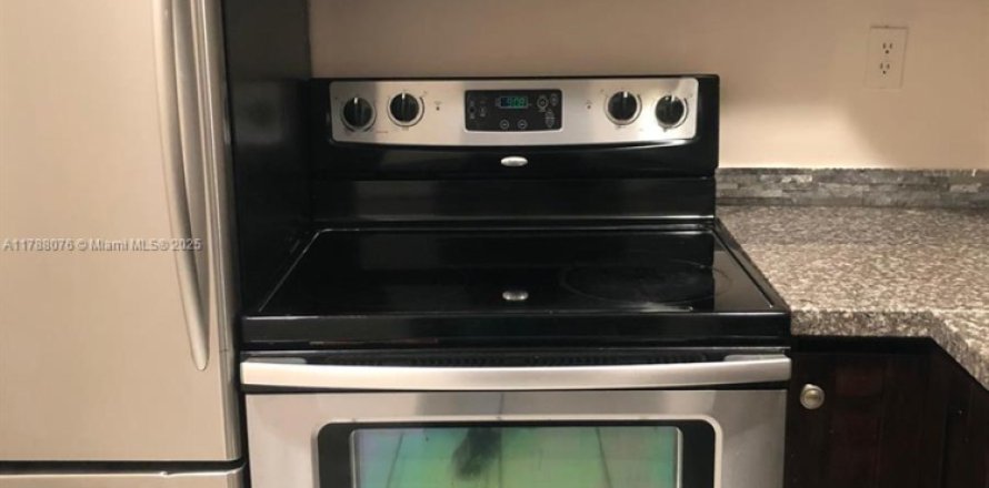Condominio en Miami, Florida, 2 dormitorios № 1863430