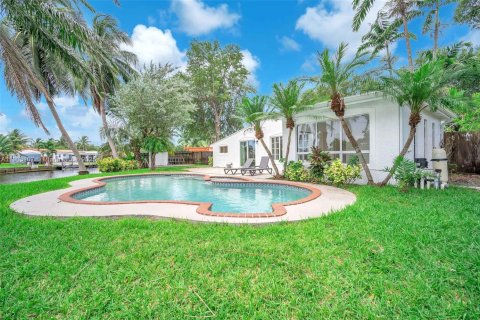 House in Hollywood, Florida 4 bedrooms, 148.83 sq.m. № 1955257 - photo 23