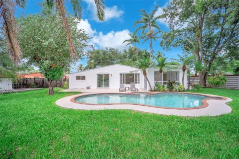 House in Hollywood, Florida 4 bedrooms, 148.83 sq.m. № 1955257 - photo 20