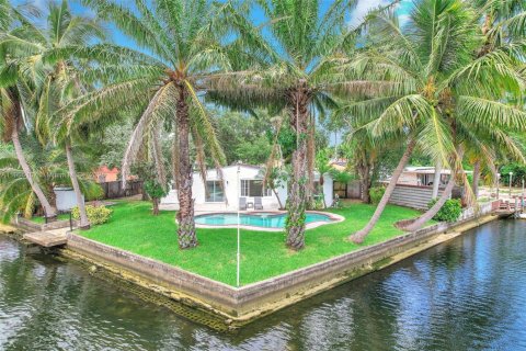 House in Hollywood, Florida 4 bedrooms, 148.83 sq.m. № 1955257 - photo 4