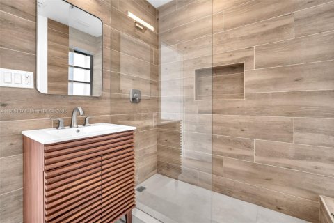 House in Hollywood, Florida 4 bedrooms, 148.83 sq.m. № 1955257 - photo 18