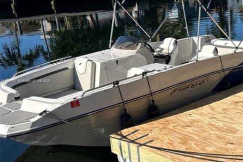 House in Hollywood, Florida 4 bedrooms, 148.83 sq.m. № 1955257 - photo 27