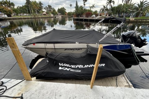 House in Hollywood, Florida 4 bedrooms, 148.83 sq.m. № 1955257 - photo 26