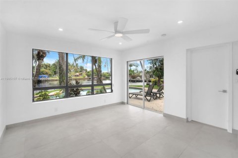 House in Hollywood, Florida 4 bedrooms, 148.83 sq.m. № 1955257 - photo 15
