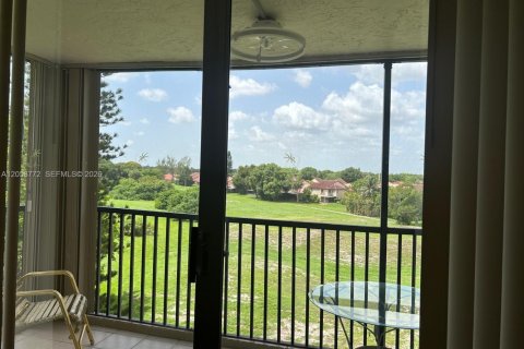 Condo in Lauderhill, Florida, 2 bedrooms № 2168773