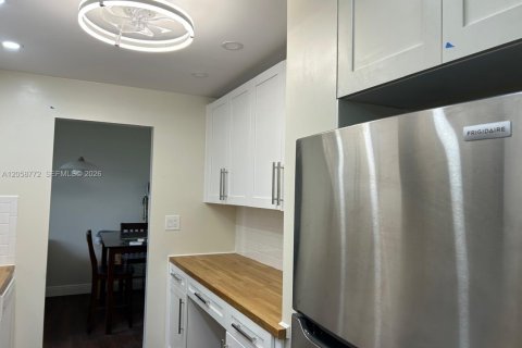 Снять в аренду кондоминиум в Лодерхилл, Флорида 2 спальни, 98.48м2, № 2168773 - фото 13