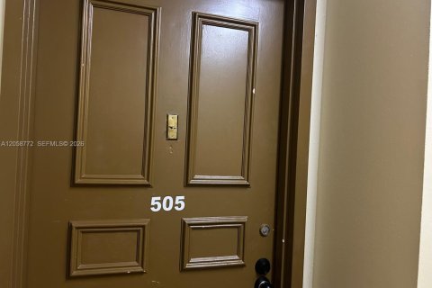 Снять в аренду кондоминиум в Лодерхилл, Флорида 2 спальни, 98.48м2, № 2168773 - фото 9