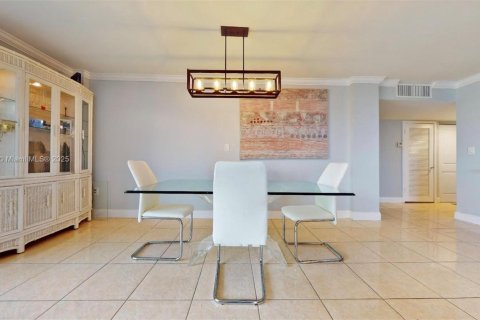 Condo in Hollywood, Florida, 2 bedrooms  № 1895409 - photo 9