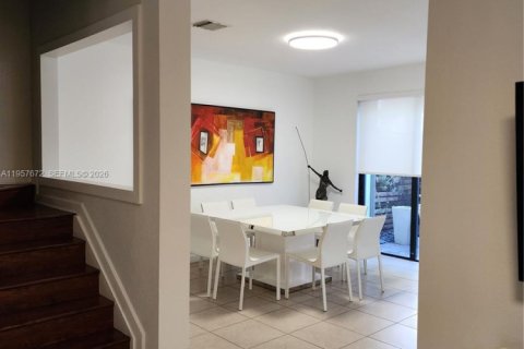 Condominio en venta en Doral, Florida, 3 dormitorios, 149.57 m2 № 2011355 - foto 5