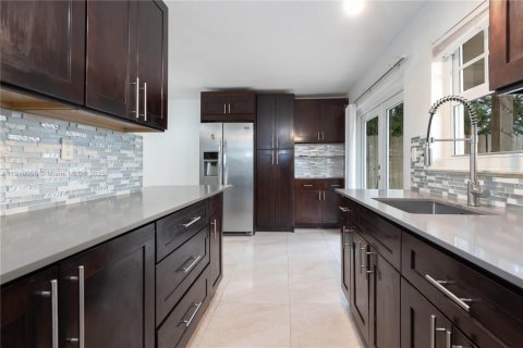 Villa ou maison à vendre à Miami Gardens, Floride: 3 chambres, 138.52 m2 № 1970795 - photo 10