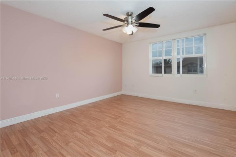 Villa ou maison à vendre à Miami Gardens, Floride: 3 chambres, 138.52 m2 № 1970795 - photo 14