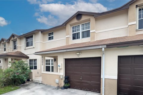 Villa ou maison à vendre à Miami Gardens, Floride: 3 chambres, 138.52 m2 № 1970795 - photo 3