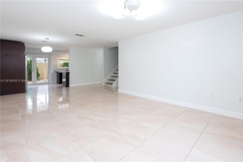 Villa ou maison à vendre à Miami Gardens, Floride: 3 chambres, 138.52 m2 № 1970795 - photo 6