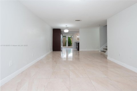 Villa ou maison à vendre à Miami Gardens, Floride: 3 chambres, 138.52 m2 № 1970795 - photo 5