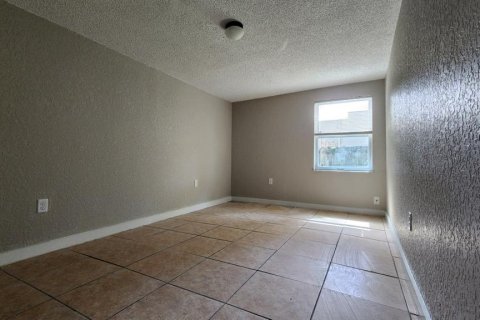 House in Port Richey, Florida 3 bedrooms, 96.99 sq.m. № 2384408 - photo 22