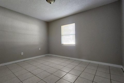 House in Port Richey, Florida 3 bedrooms, 96.99 sq.m. № 2384408 - photo 8