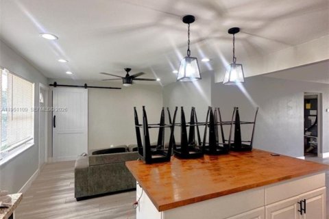 Купить виллу или дом в Корал-Спрингс, Флорида 2 спальни, 106.56м2, № 2027667 - фото 4