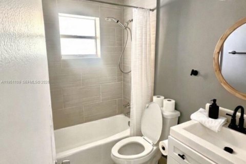 Купить виллу или дом в Корал-Спрингс, Флорида 2 спальни, 106.56м2, № 2027667 - фото 8