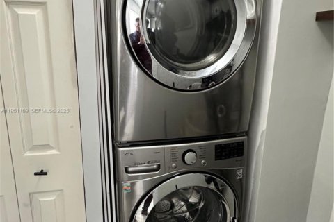 Купить виллу или дом в Корал-Спрингс, Флорида 2 спальни, 106.56м2, № 2027667 - фото 10