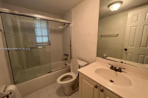 Купить кондоминиум в Майами, Флорида 2 спальни, 105.91м2, № 1970587 - фото 17