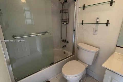 Купить кондоминиум в Майами, Флорида 2 спальни, 105.91м2, № 1970587 - фото 16