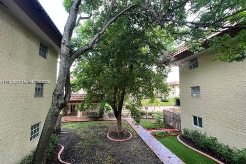 Купить кондоминиум в Майами, Флорида 2 спальни, 105.91м2, № 1970587 - фото 2