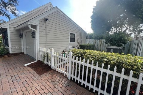 House in Delray Beach, Florida 3 bedrooms, 133.41 sq.m. № 1994689 - photo 4