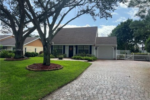 House in Delray Beach, Florida 3 bedrooms, 133.41 sq.m. № 1994689 - photo 3