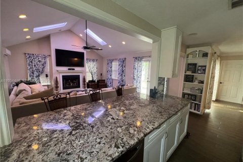 House in Delray Beach, Florida 3 bedrooms, 133.41 sq.m. № 1994689 - photo 10