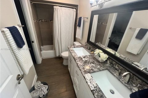 House in Delray Beach, Florida 3 bedrooms, 133.41 sq.m. № 1994689 - photo 6