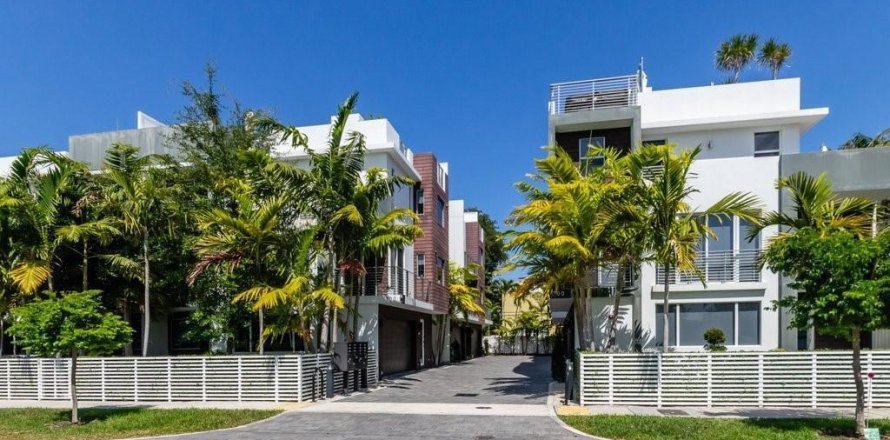 Townhouse in Fort Lauderdale, Florida 4 bedrooms, 207.26 sq.m. № 2147122