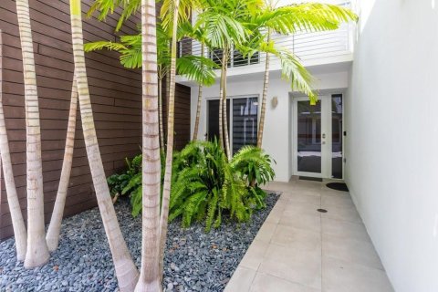 Townhouse in Fort Lauderdale, Florida 4 bedrooms, 207.26 sq.m. № 2147122 - photo 3