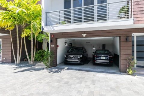 Townhouse in Fort Lauderdale, Florida 4 bedrooms, 207.26 sq.m. № 2147122 - photo 5