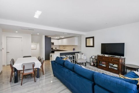 Townhouse in Fort Lauderdale, Florida 4 bedrooms, 207.26 sq.m. № 2147122 - photo 10