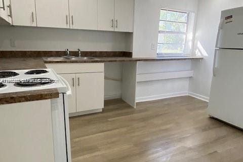 House in Fort Lauderdale, Florida 3 bedrooms, 125.42 sq.m. № 2020158 - photo 6