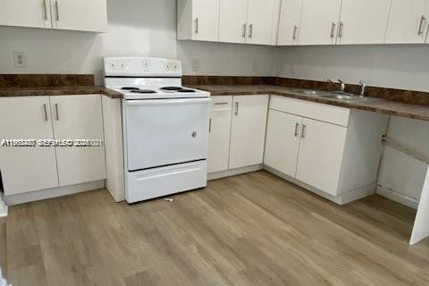 House in Fort Lauderdale, Florida 3 bedrooms, 125.42 sq.m. № 2020158 - photo 5