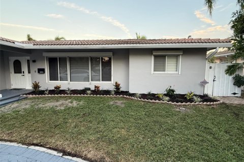 Casa en venta en Fort Lauderdale, Florida, 4 dormitorios, 179.67 m2 № 2182743 - foto 3