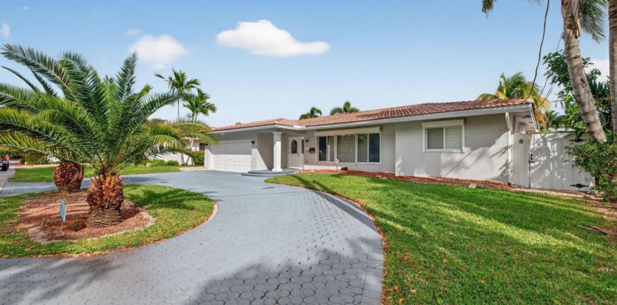 Casa en Fort Lauderdale, Florida 4 dormitorios, 179.67 m2 № 2182743