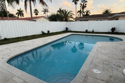 Casa en venta en Fort Lauderdale, Florida, 4 dormitorios, 179.67 m2 № 2182743 - foto 19
