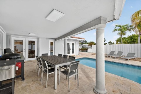 Casa en venta en Fort Lauderdale, Florida, 4 dormitorios, 179.67 m2 № 2182743 - foto 10