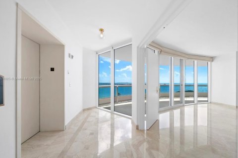 Condo in Miami, Florida, 3 bedrooms № 1980571 - photo 5