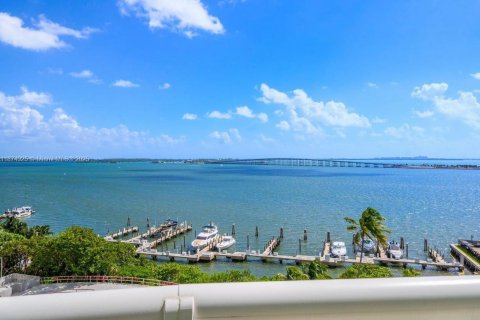 Condo in Miami, Florida, 3 bedrooms № 1980571 - photo 3