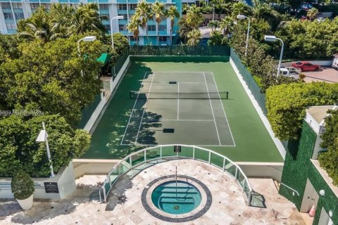 Condo in Miami, Florida, 3 bedrooms № 1980571 - photo 22