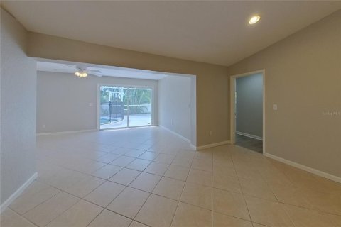 Villa ou maison à louer à Largo, Floride: 4 chambres, 249.63 m2 № 2385961 - photo 3