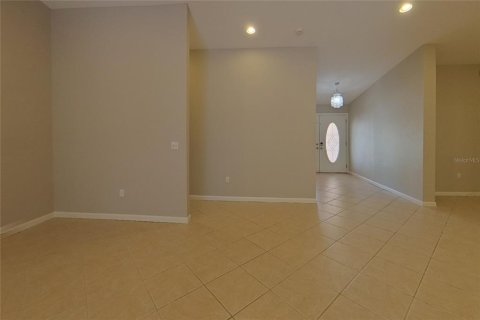 Villa ou maison à louer à Largo, Floride: 4 chambres, 249.63 m2 № 2385961 - photo 2