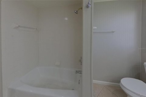 Villa ou maison à louer à Largo, Floride: 4 chambres, 249.63 m2 № 2385961 - photo 18